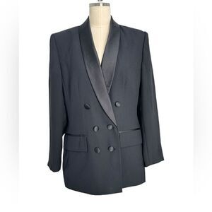 Vintage 1980’s Oversized Women’s Tuxedo Jacket | Size 10